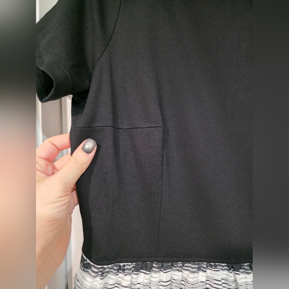 ESCADA Sport Black & White Pocket Dress – Size 40 (EU) - Picture 7 of 16